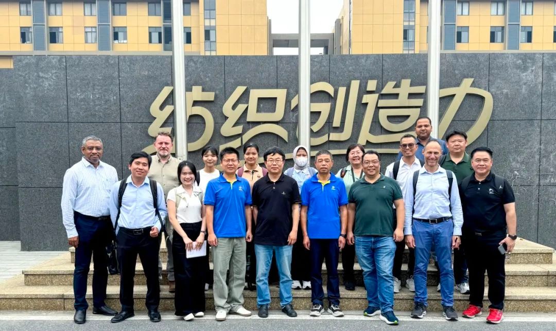 同辉控股 | 深化技术交流 共探色彩未来